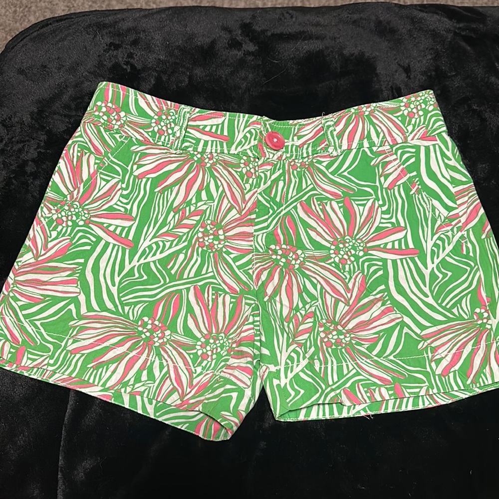 Lilly Pulitzer women’s green and pink floral shorts - size 0